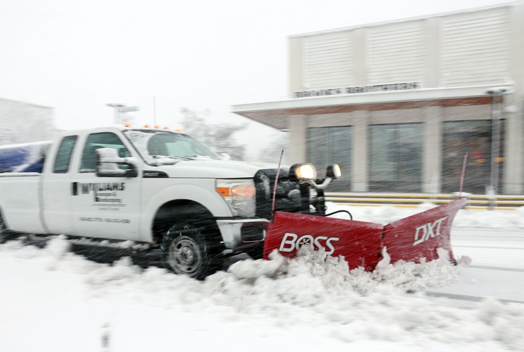 010322-cdp-news-snow154.JPG